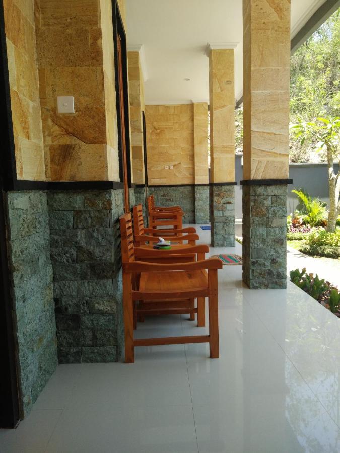 yudis homestay Toyapakeh Exterior foto