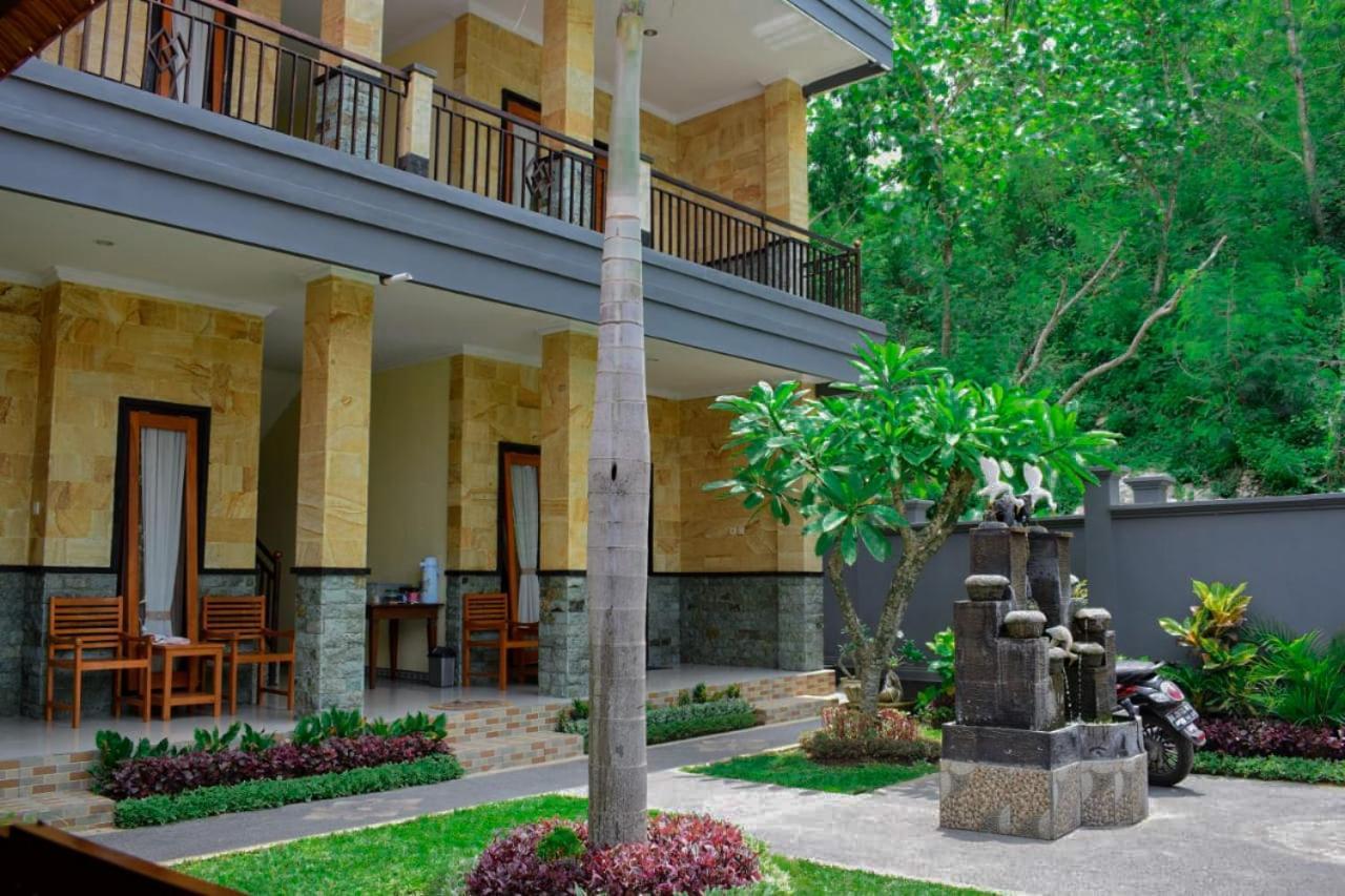 yudis homestay Toyapakeh Exterior foto
